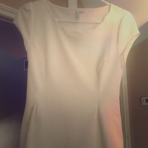 White short sleeve Elle shirt
